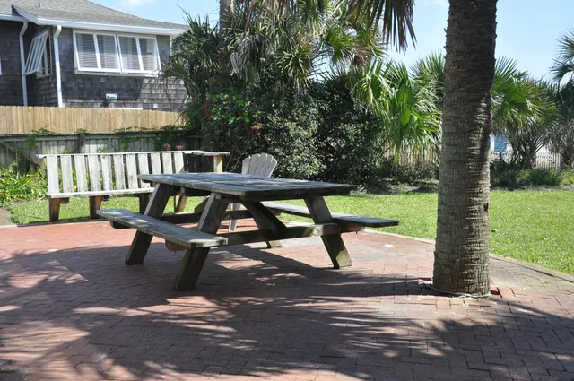 $8,000 | 99 Beach Avenue, Atlantic Beach, FL 32233