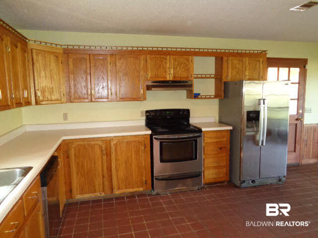 3745 Ewing Drive Atmore, AL 36502 - Photo 8 of 16 Kitchen