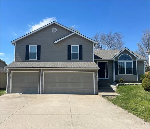 $365,000 | 8424 North Winfield Avenue, Kansas City, MO 64153