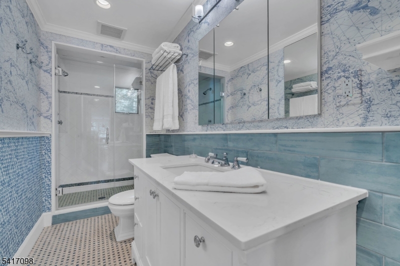 140 Lake End Road Newfoundland, NJ 07435 - Photo 18 of 48