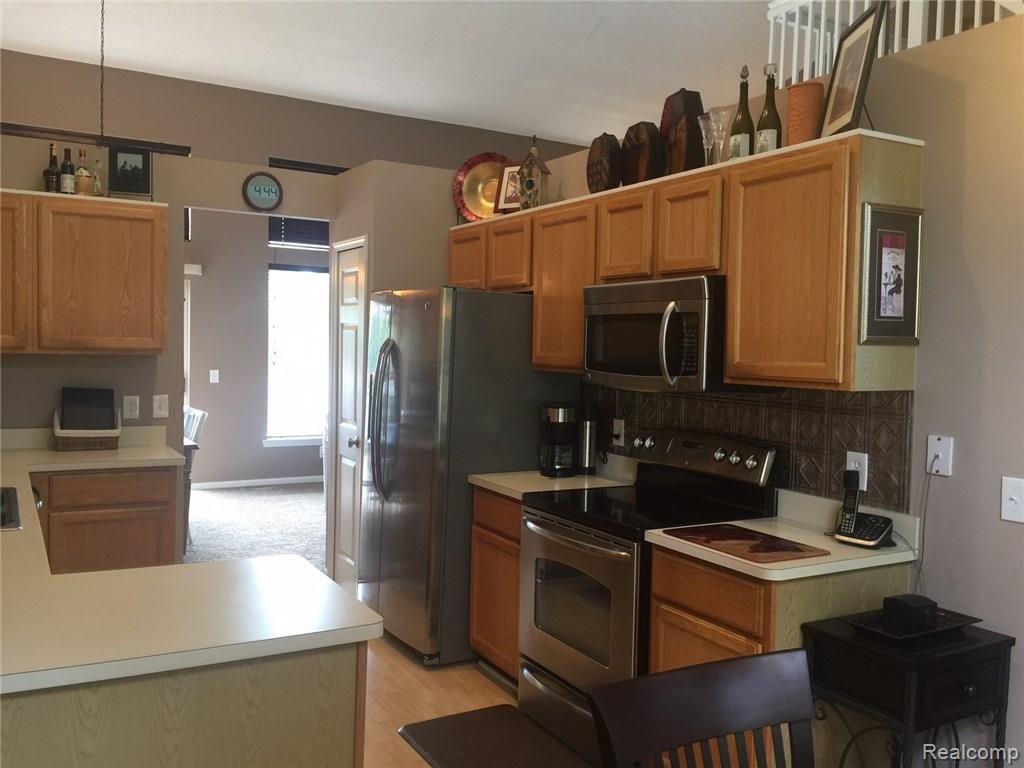 3241 Silverbrook Drive Rochester, MI 48306 - Photo 12 of 39 IMG_2813.JPG