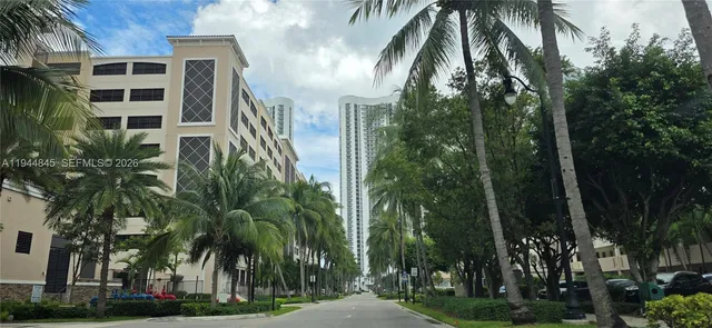 $2,000 | 400 Kings Point Drive, Unit 505, Sunny Isles Beach, FL 33160