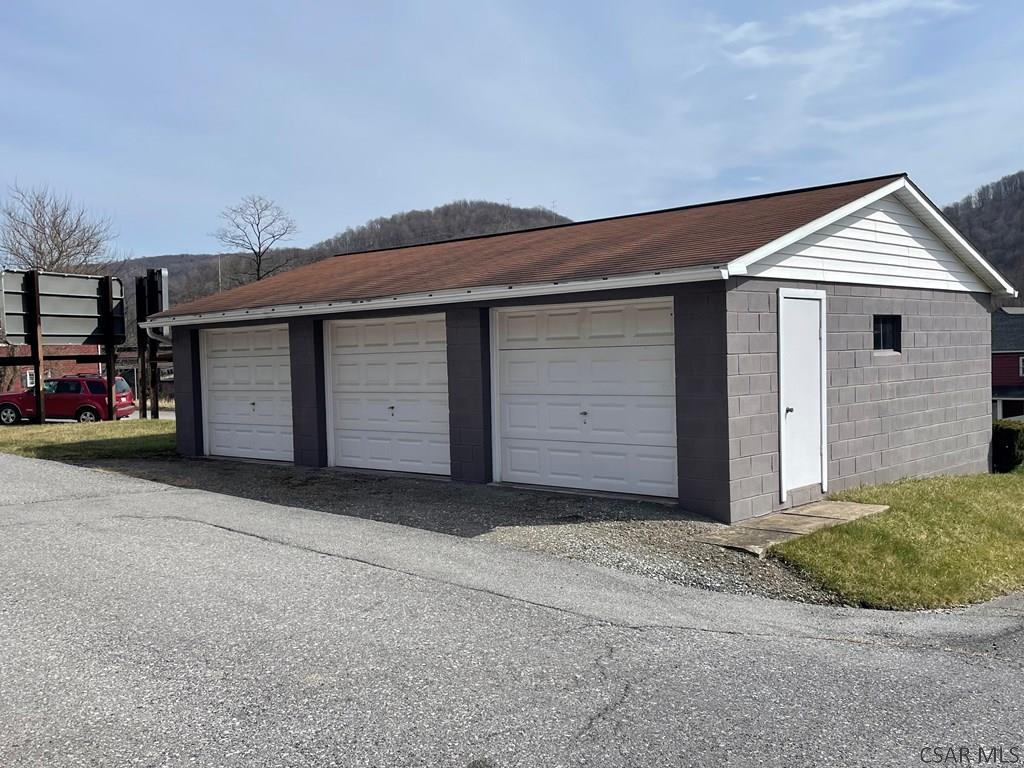 129R 3rd Street Johnstown, PA 15909 - Photo 4 of 34