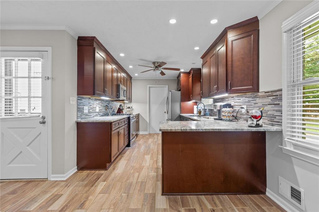 5087 Timber Ridge Court Stone Mountain, GA 30087 - Photo 14 of 43 Gallery Image 14