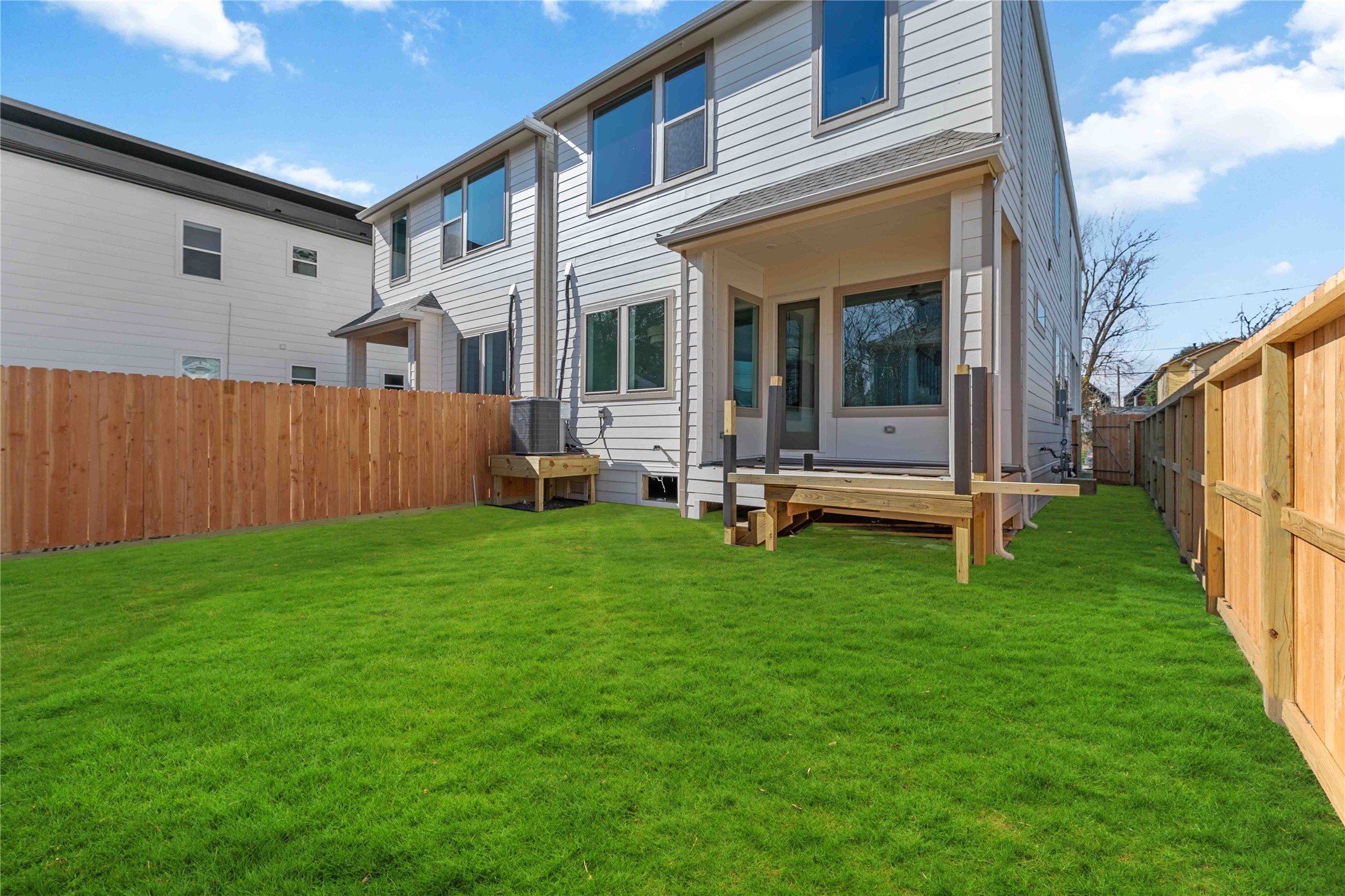 3508 Delhi Street Houston, TX 77022 - Photo 37 of 38 a house view with a garden space