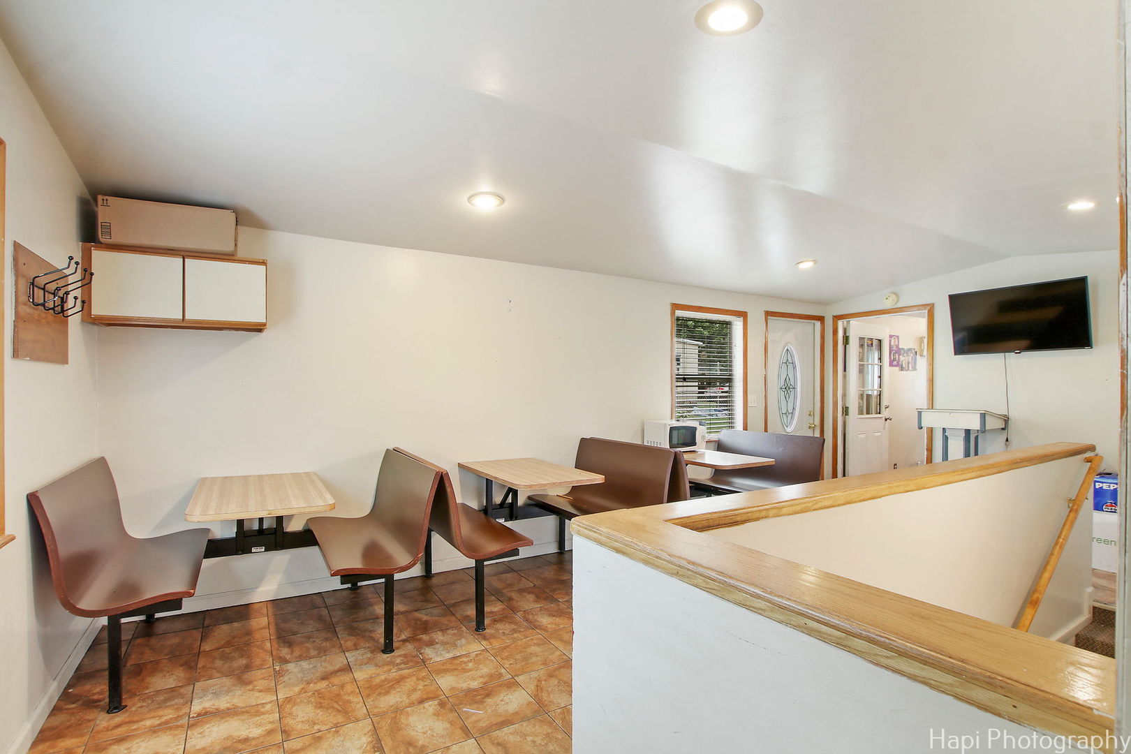 601 Hill Avenue Elgin, IL 60120 - Photo 3 of 15