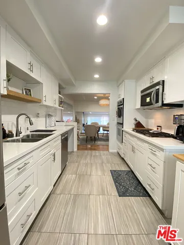 $6,300 | 4760 La Villa Marina, Unit C, Venice, CA 90292