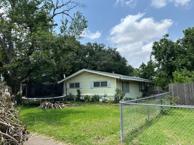 $400,000 | 8546 Western Drive, Houston, TX 77055