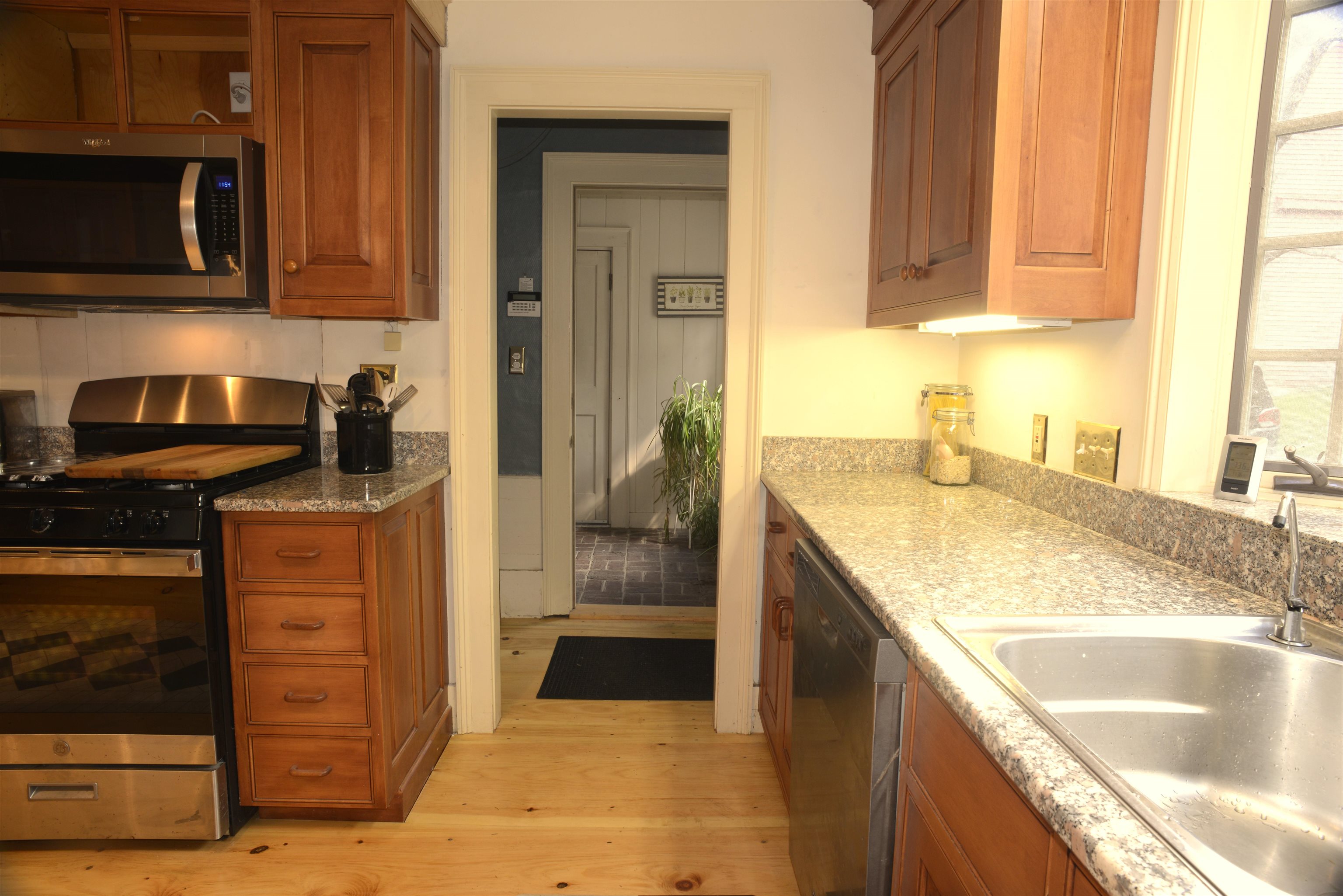 32 Hampton Road Exeter, NH 03833 - Photo 13 of 40