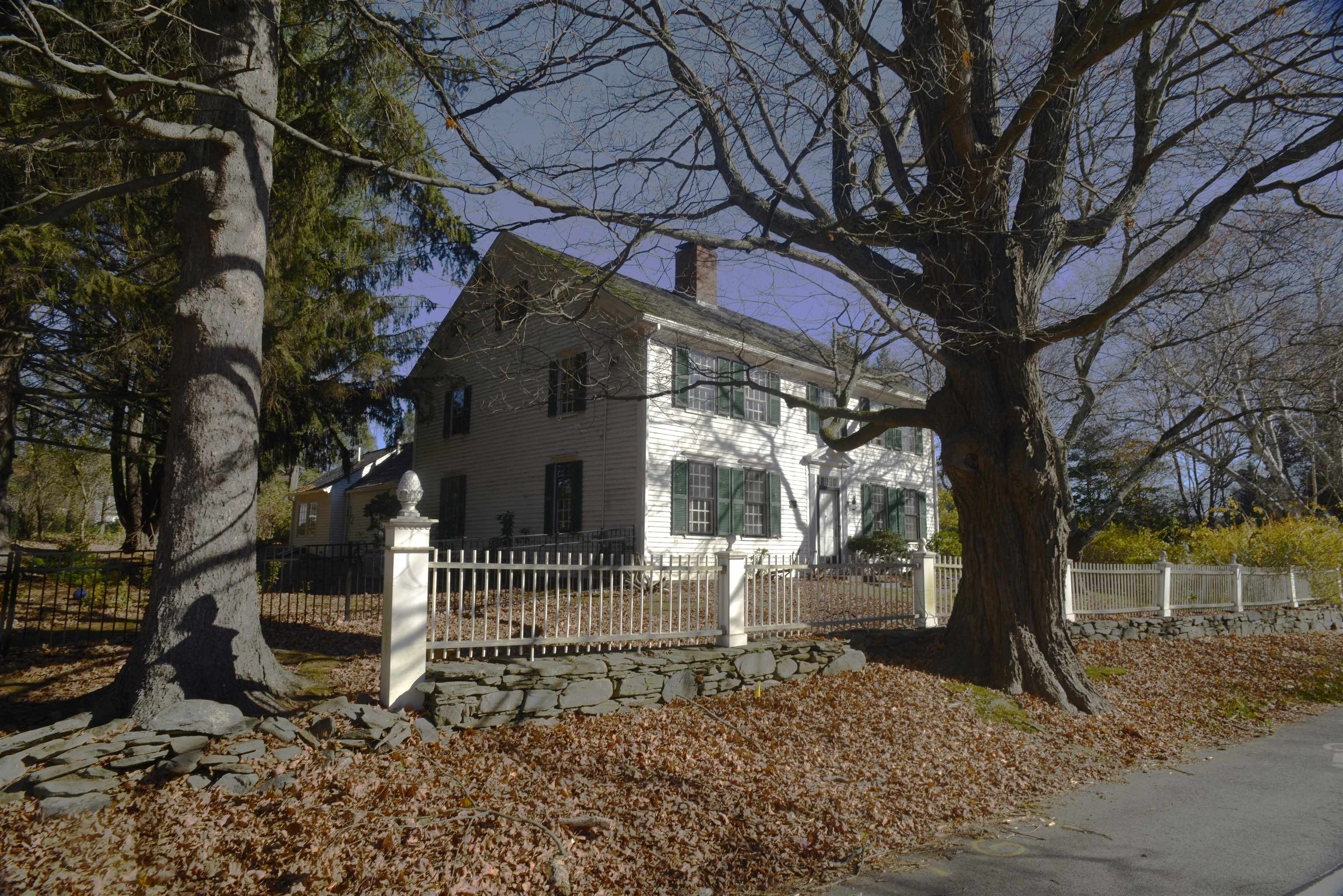 32 Hampton Road Exeter, NH 03833 - Photo 2 of 40