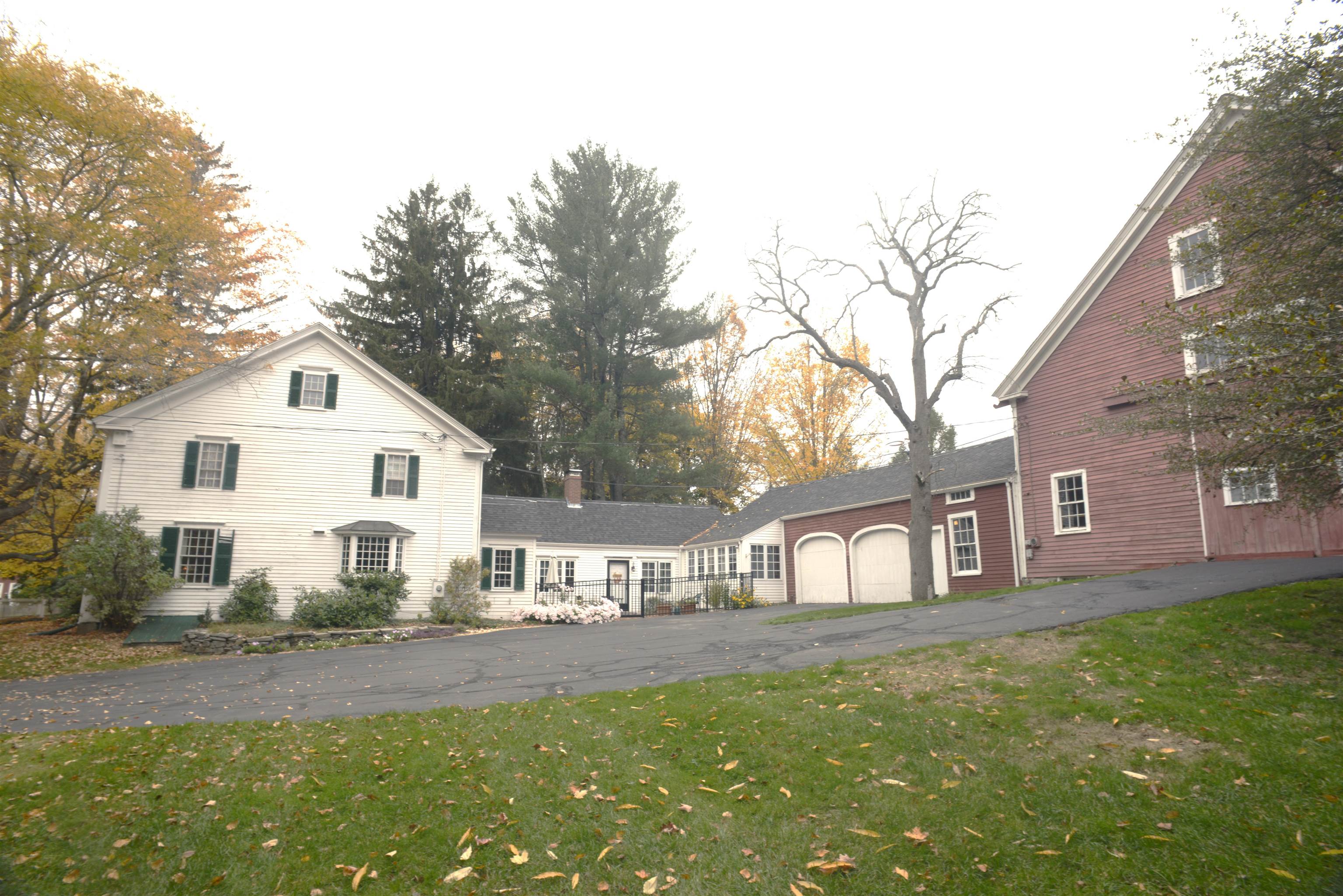 32 Hampton Road Exeter, NH 03833 - Photo 4 of 40