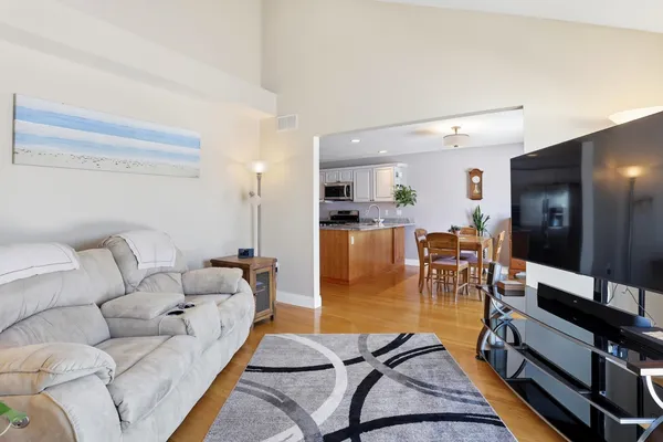 $399,900 | 617 1st New Hampshire Turnpike, Unit 9, Northwood, NH 03261