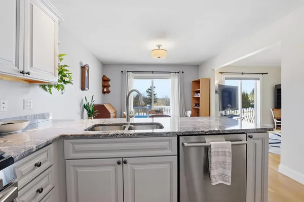 $399,900 | 617 1st New Hampshire Turnpike, Unit 9, Northwood, NH 03261