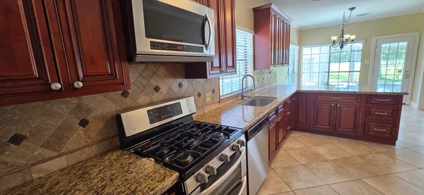 $2,750 | 1323 Falling Leaf Lane, Seabrook, TX 77586