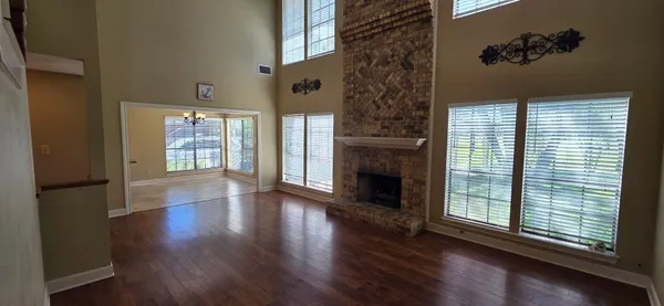 $2,750 | 1323 Falling Leaf Lane, Seabrook, TX 77586