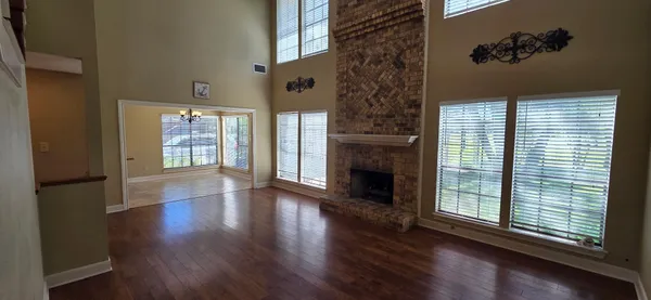 $2,750 | 1323 Falling Leaf Lane, Seabrook, TX 77586