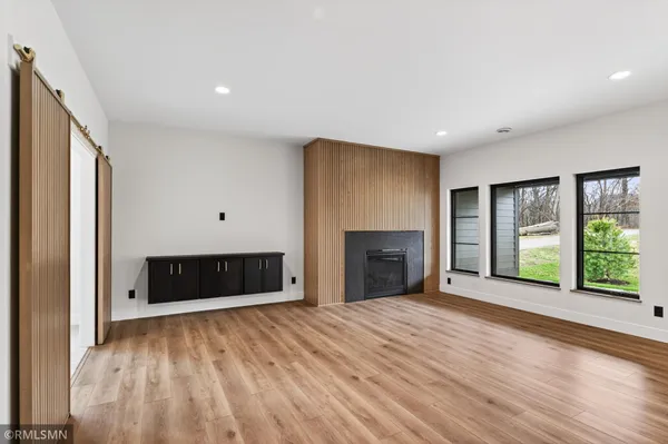 $814,900 | 7743 146th Terrace, Savage, MN 55378