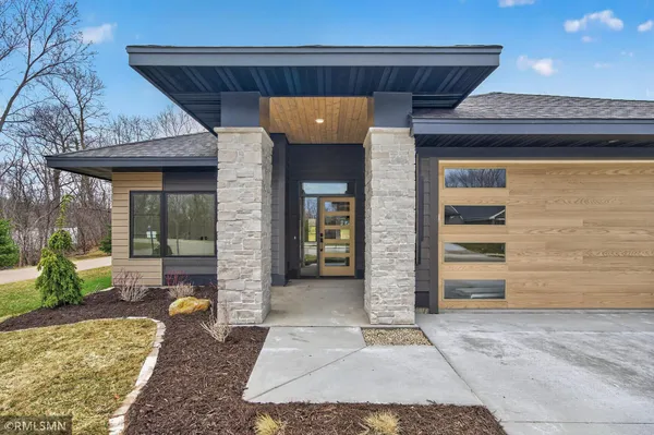 $814,900 | 7743 146th Terrace, Savage, MN 55378