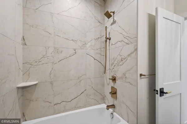 $814,900 | 7743 146th Terrace, Savage, MN 55378