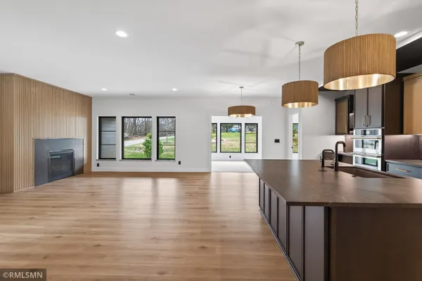 $814,900 | 7743 146th Terrace, Savage, MN 55378