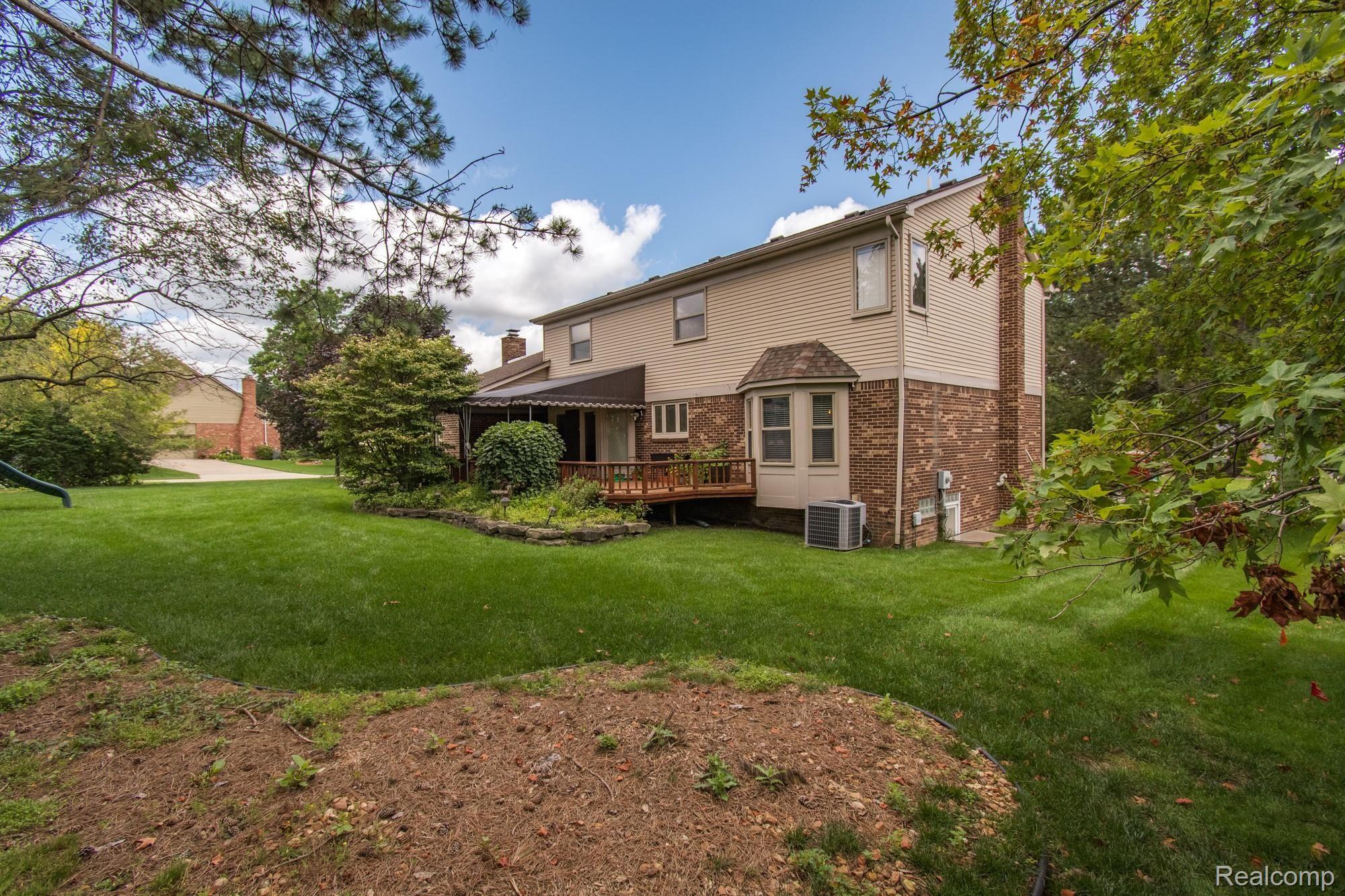2604 Winter Park Road Rochester, MI 48309 - Photo 6 of 48 Winter Park-142.jpg