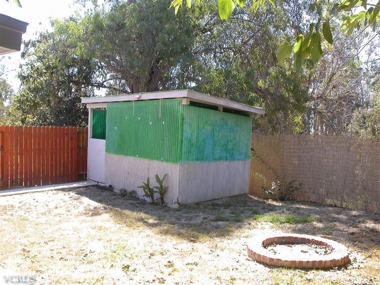 7248 Arthur Rondo Ventura, CA 93003 - Photo 24 of 28 a backyard of a house