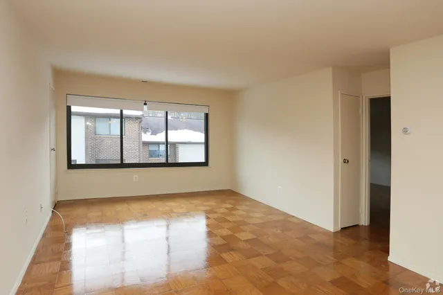 $3,215 | 44 Highway 25A, Unit 503, Smithtown, NY 11787