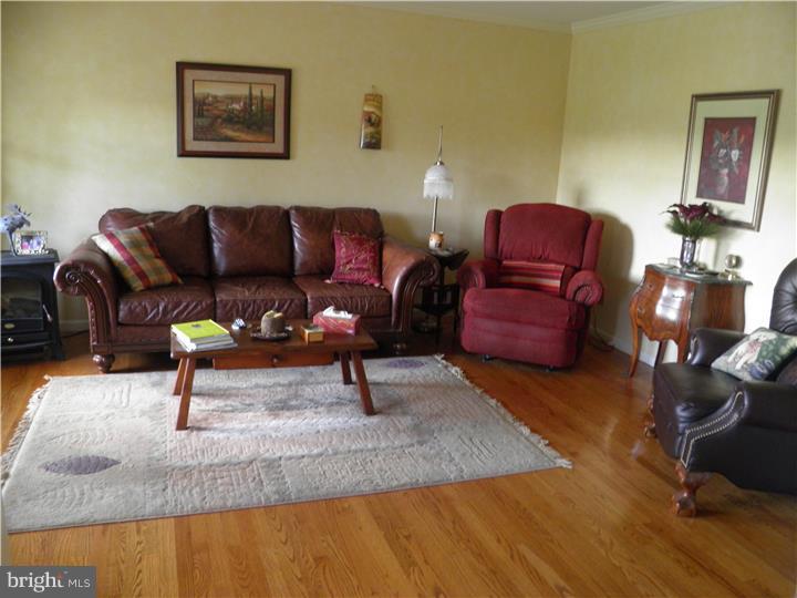 20 Quaker Road Mickleton, NJ 08056 - Photo 4 of 12 Living Room