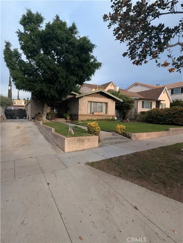 $1,399,000 | 815 East Magnolia Boulevard, Burbank, CA 91501