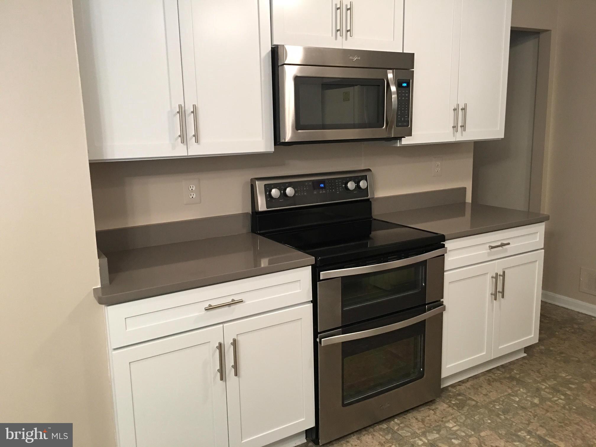 6601 Huntsman Boulevard Springfield, VA 22152 - Photo 11 of 30 Kitchen
