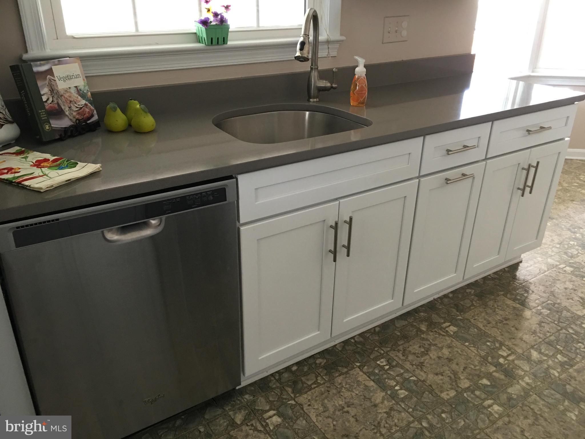 6601 Huntsman Boulevard Springfield, VA 22152 - Photo 13 of 30 Kitchen