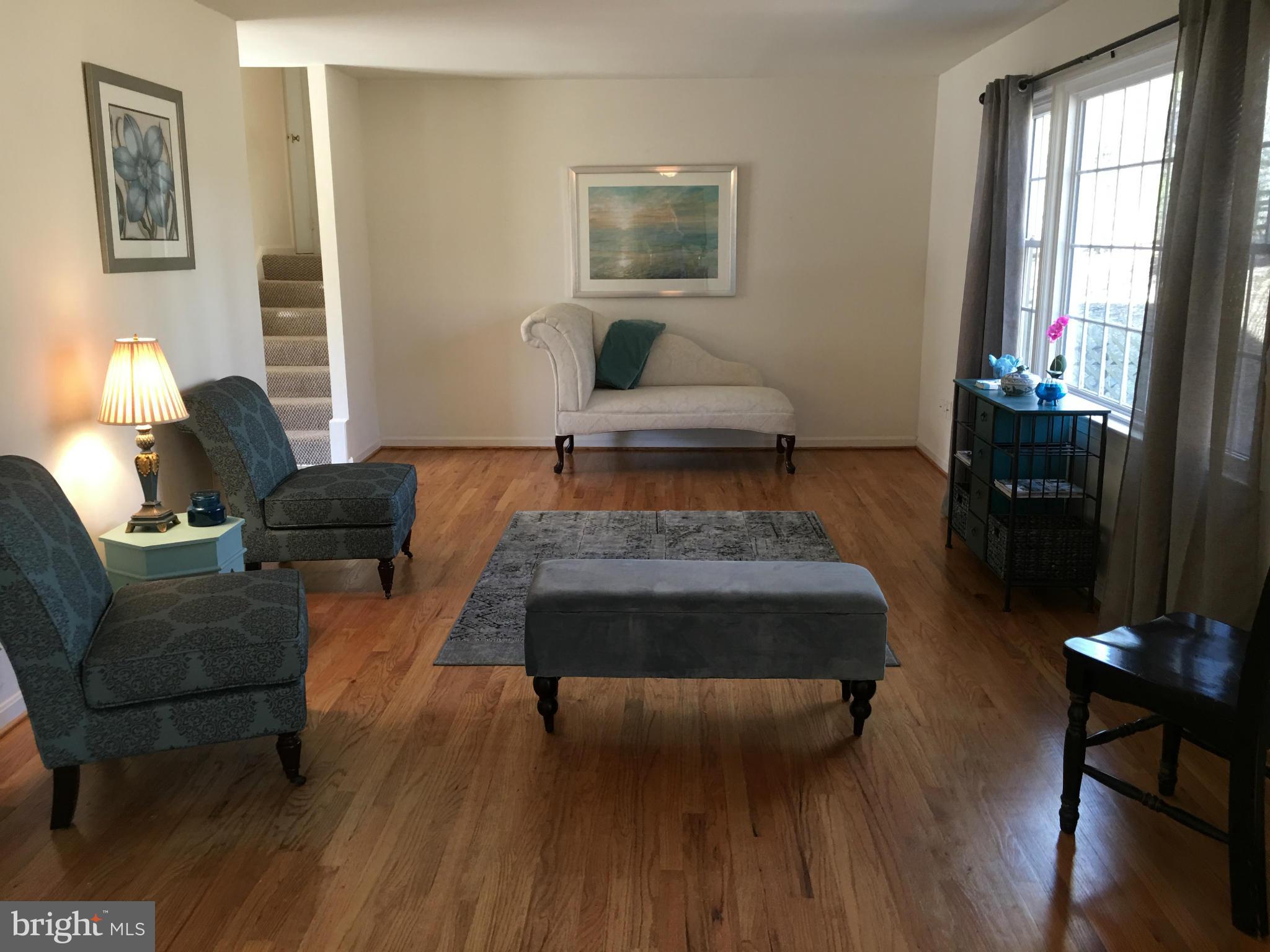 6601 Huntsman Boulevard Springfield, VA 22152 - Photo 3 of 30 Living Room