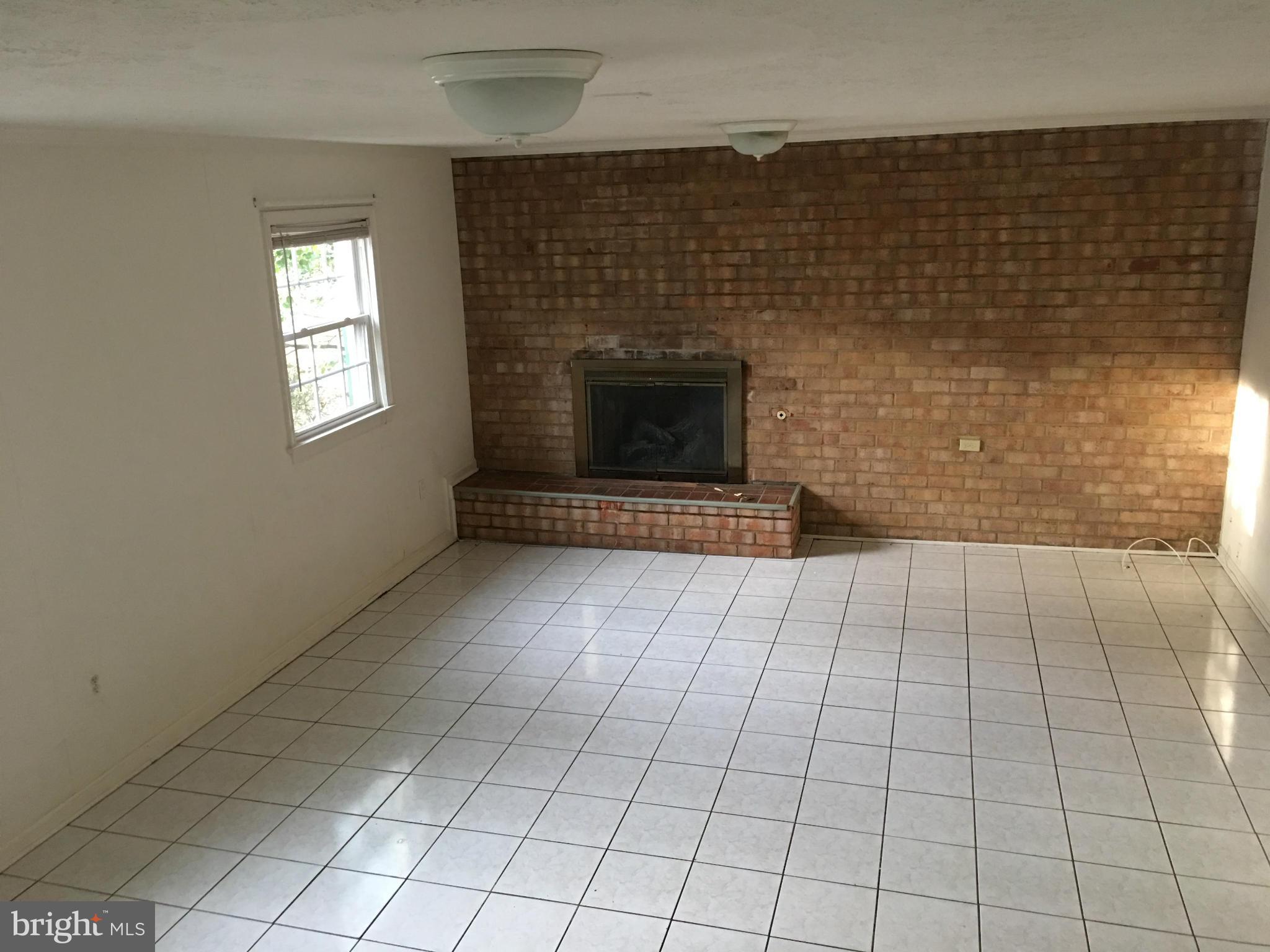 6601 Huntsman Boulevard Springfield, VA 22152 - Photo 22 of 30 Family Room