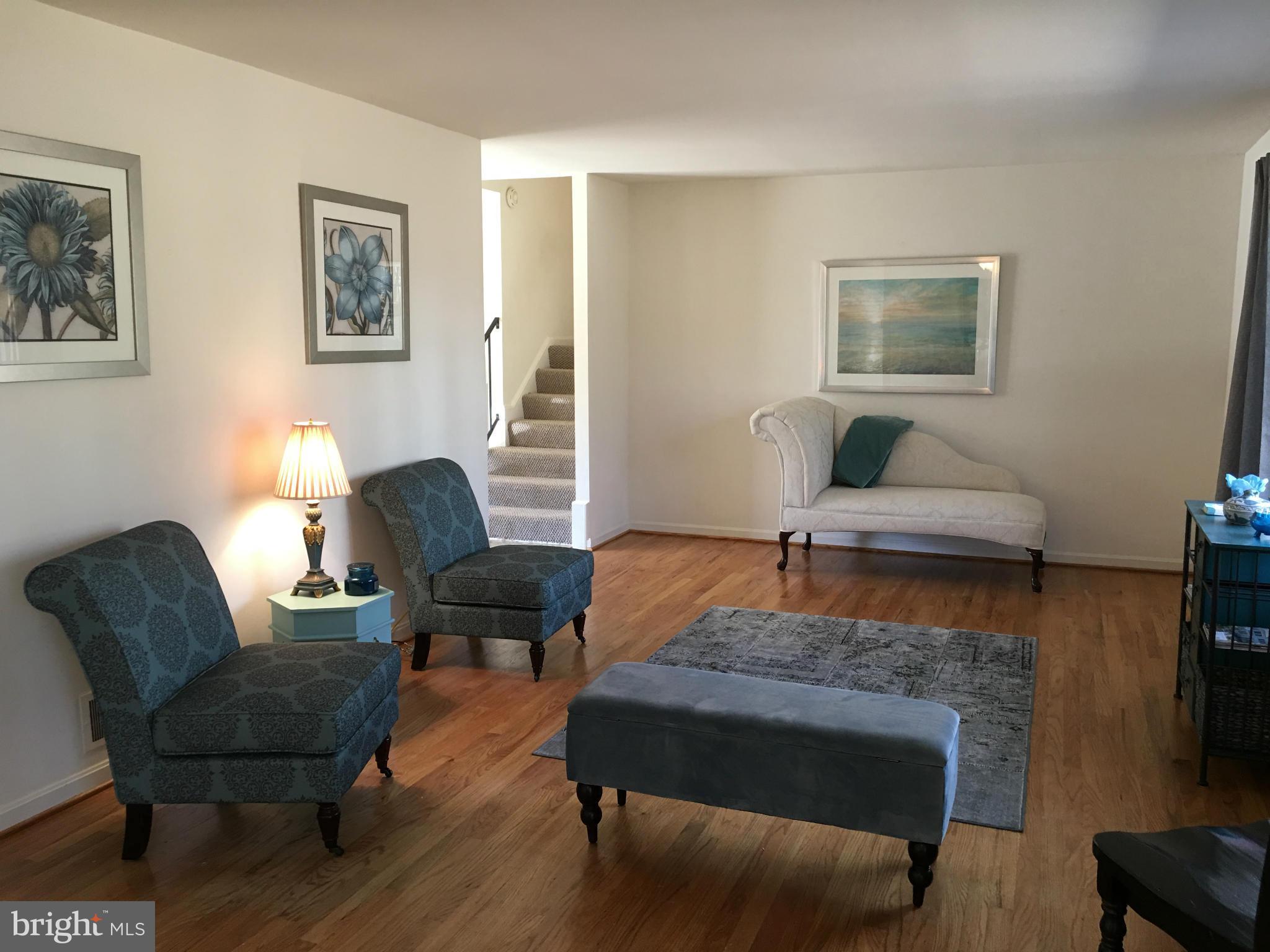 6601 Huntsman Boulevard Springfield, VA 22152 - Photo 5 of 30 Living Room