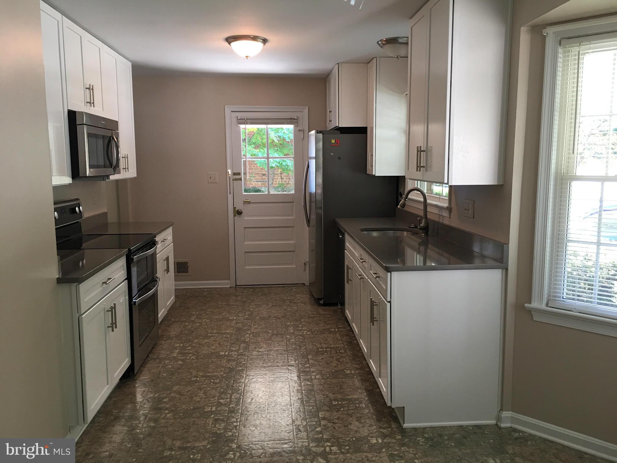 6601 Huntsman Boulevard Springfield, VA 22152 - Photo 9 of 30 Kitchen