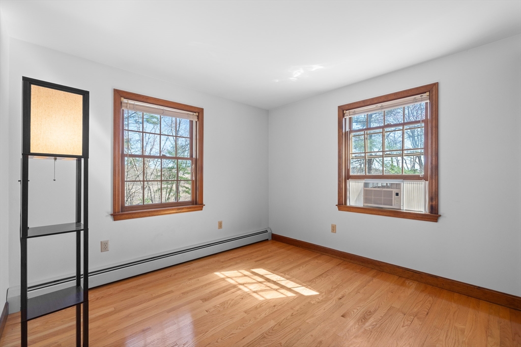 60 Cambridge Road Hampstead, NH 03841 - Photo 17 of 33