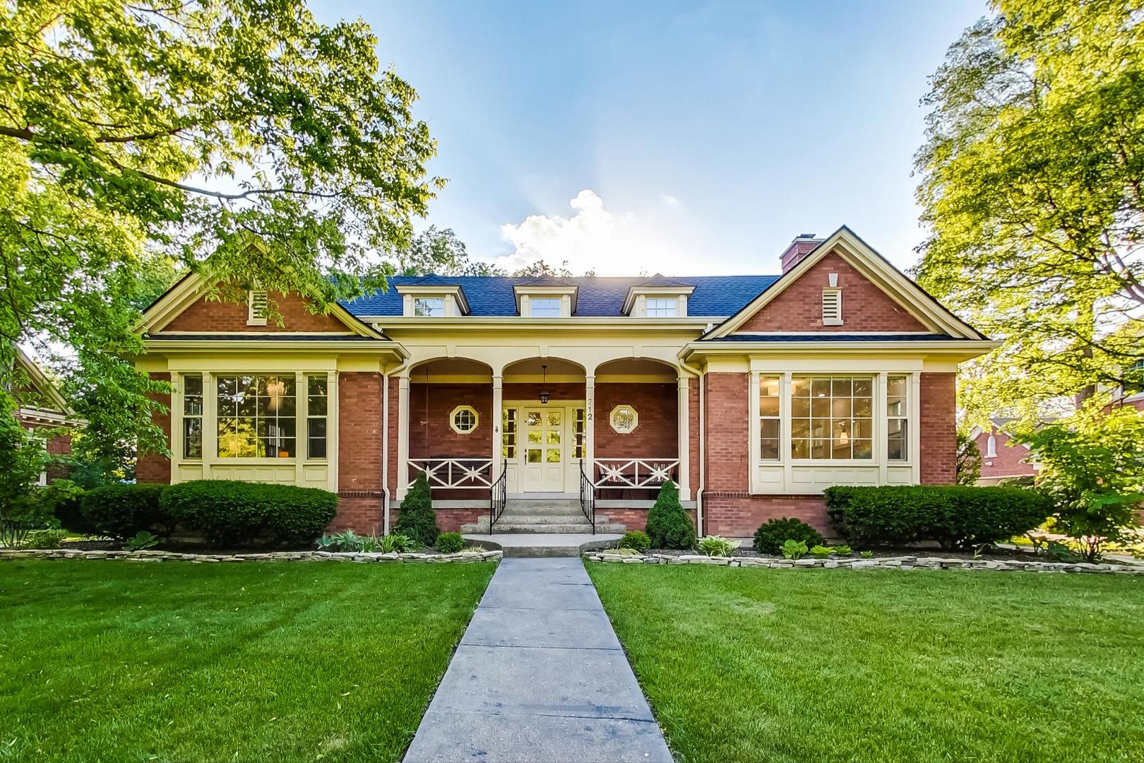 312 Downing Road Riverside, IL 60546 - Photo 1 of 34