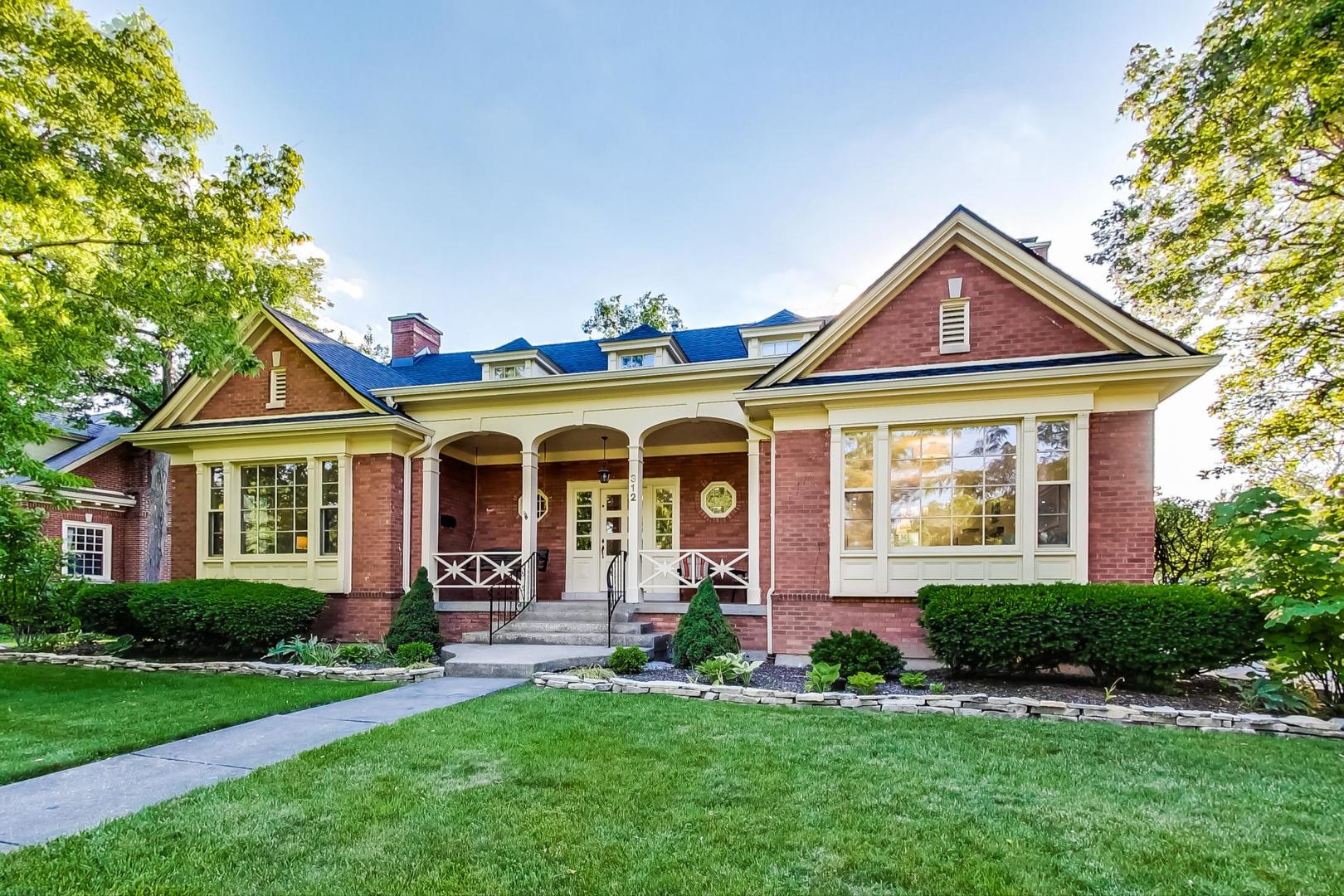 312 Downing Road Riverside, IL 60546 - Photo 2 of 34