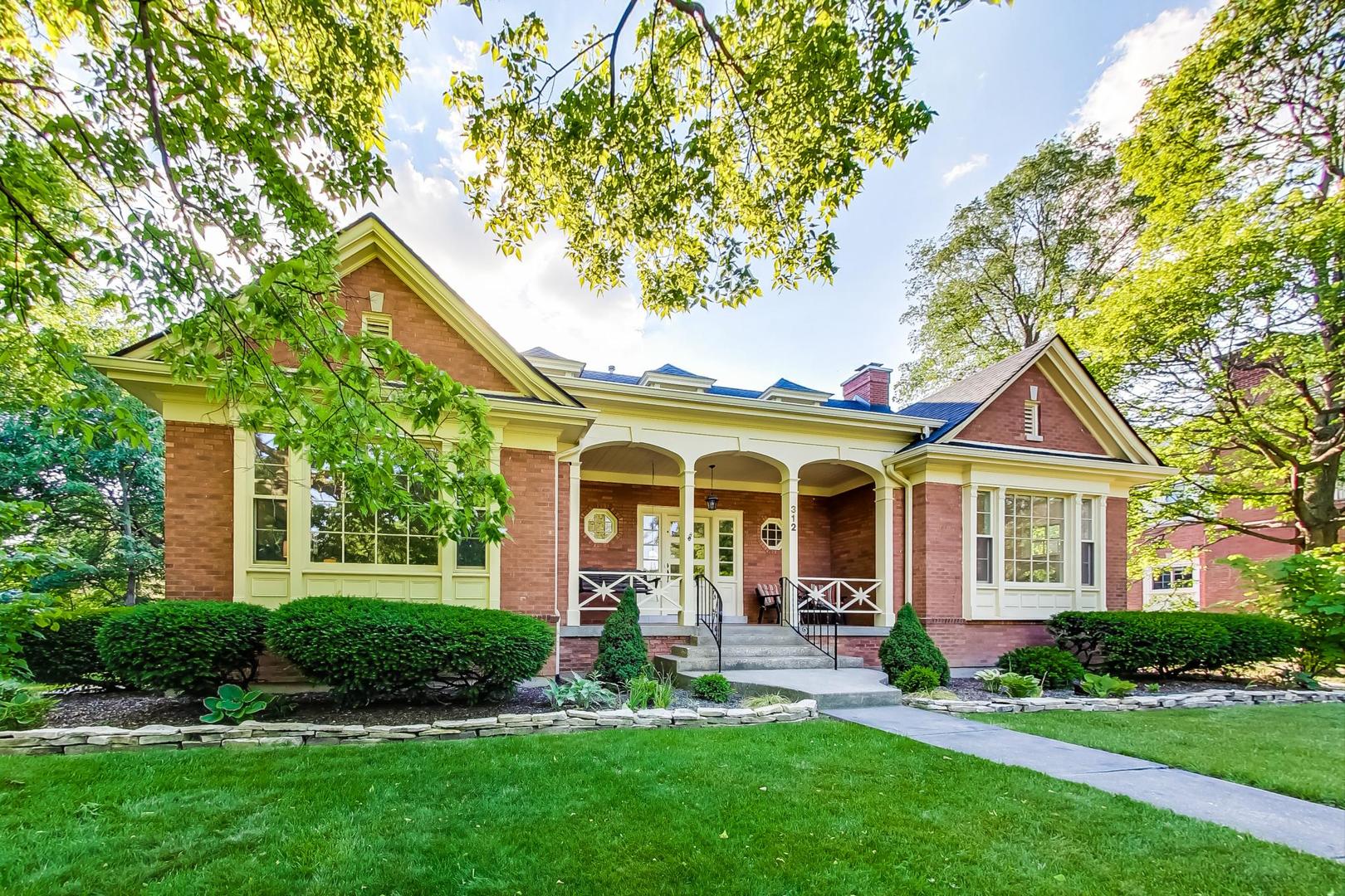 312 Downing Road Riverside, IL 60546 - Photo 3 of 34