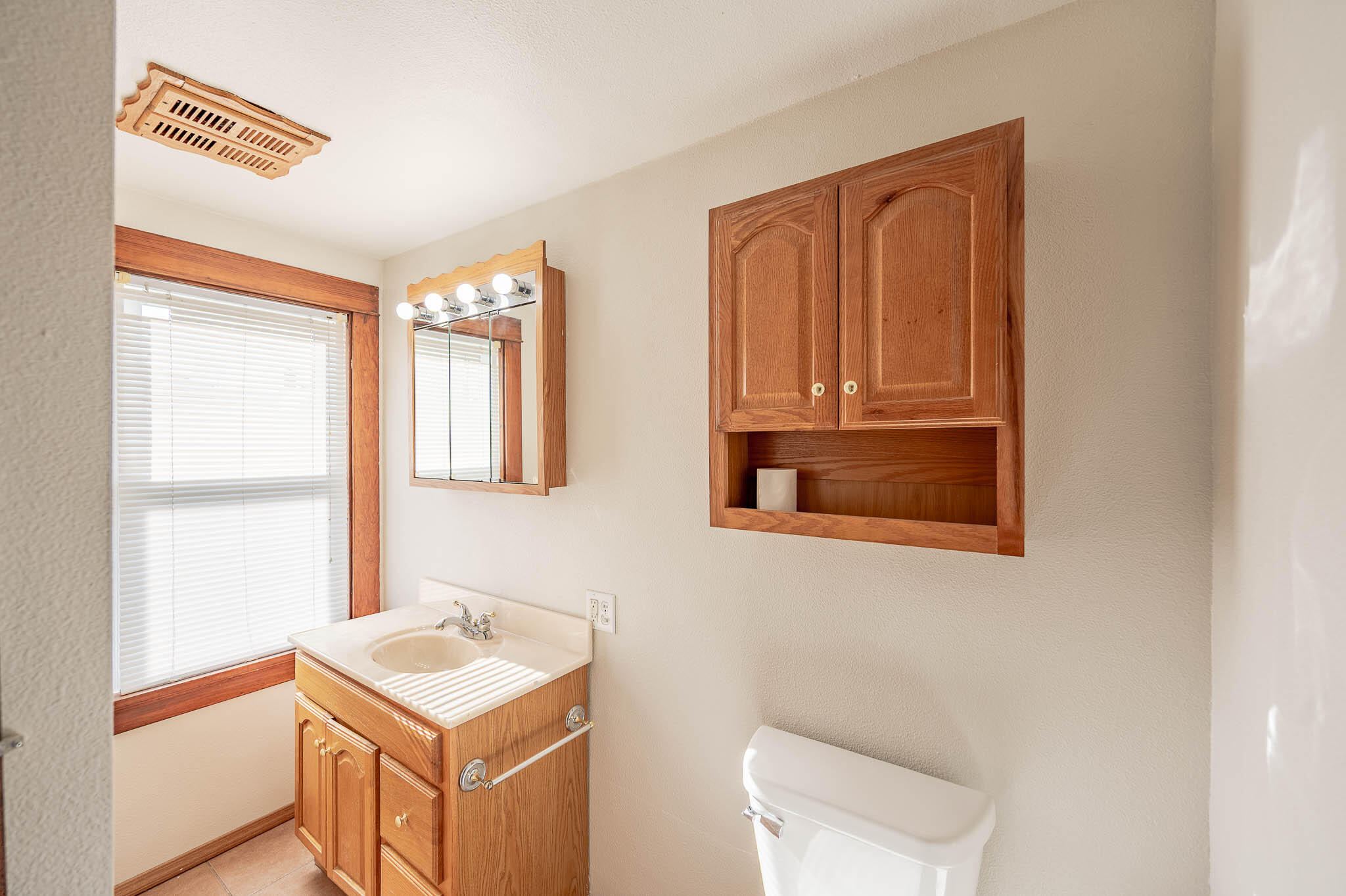 616 Park Street Watertown, WI 53098 - Photo 11 of 14 Park - 049