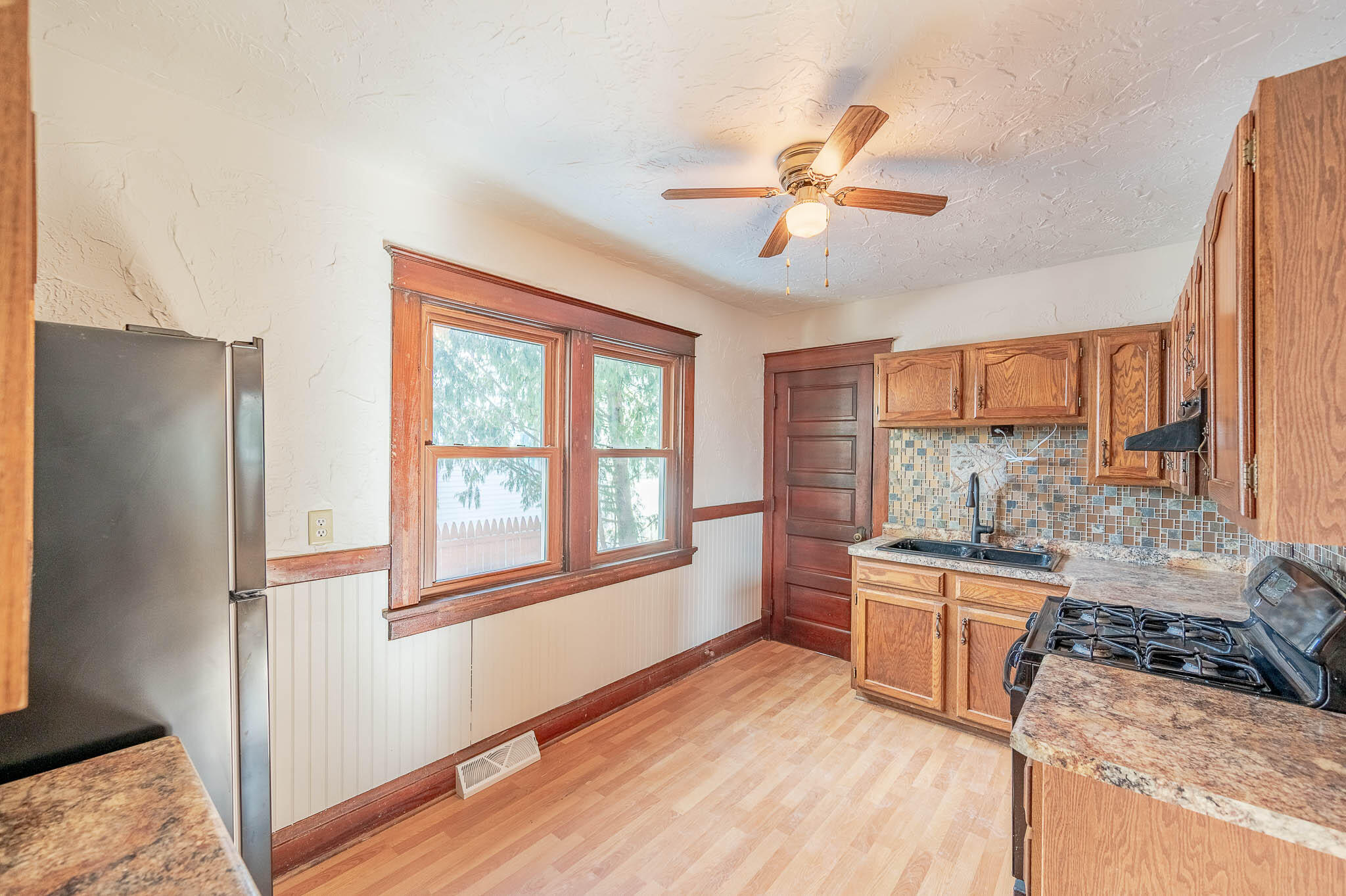 616 Park Street Watertown, WI 53098 - Photo 5 of 14 Park - 045