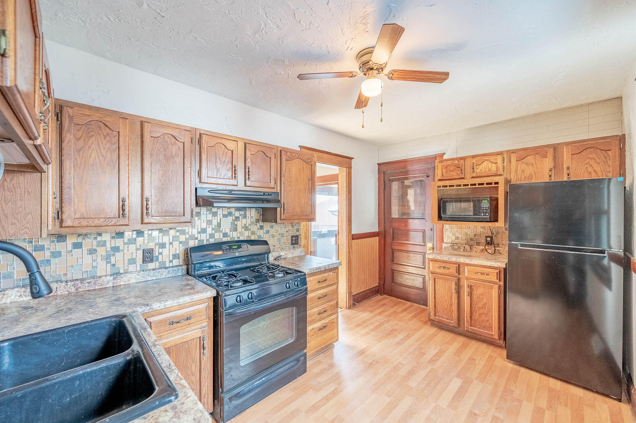 616 Park Street Watertown, WI 53098 - Photo 6 of 14 Park - 046