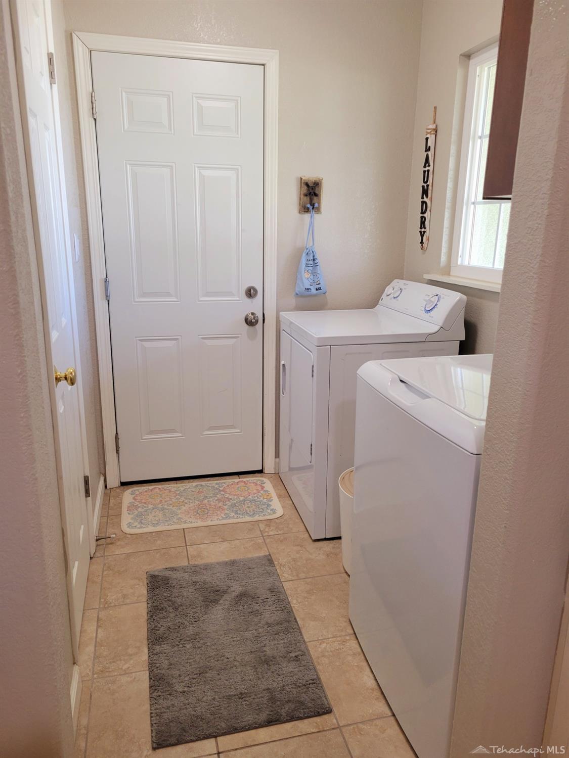 402 Ash Street Tehachapi, CA 93561 - Photo 17 of 32 Gallery Image 17