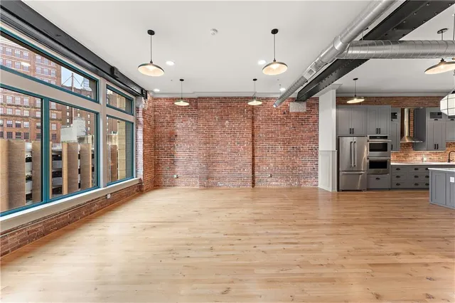 $1,095,000 | 915 Liberty Avenue, Unit 501, Pittsburgh, PA 15222