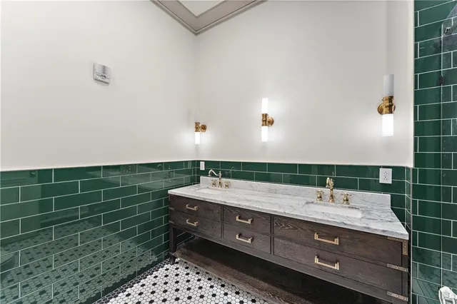 $1,095,000 | 915 Liberty Avenue, Unit 501, Pittsburgh, PA 15222