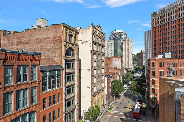 $1,095,000 | 915 Liberty Avenue, Unit 501, Pittsburgh, PA 15222