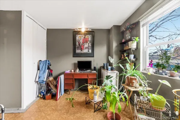$475,500 | 71-50 Parsons Boulevard, Unit 1M | Kew Gardens Hills
