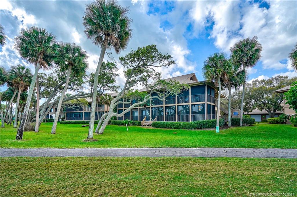 267 Northeast Edgewater Dr