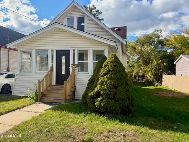 $279,999 | 1732 Avenue H, Schenectady, NY 12304