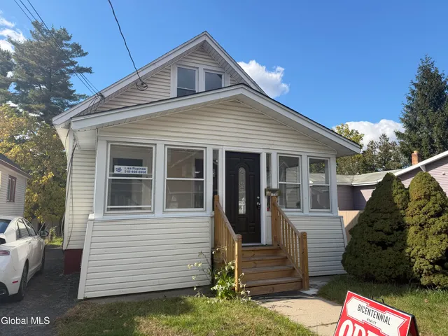 $279,999 | 1732 Avenue H, Schenectady, NY 12304